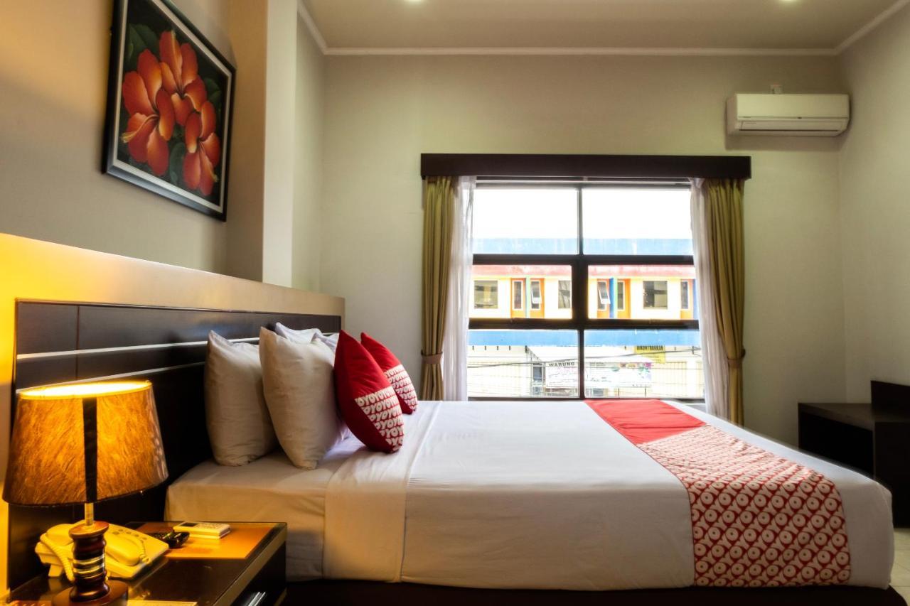 Maktal Hotel Матарам Екстериор снимка