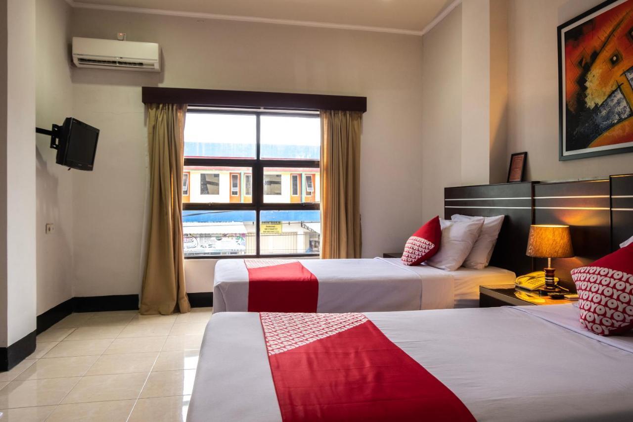 Maktal Hotel Матарам Екстериор снимка