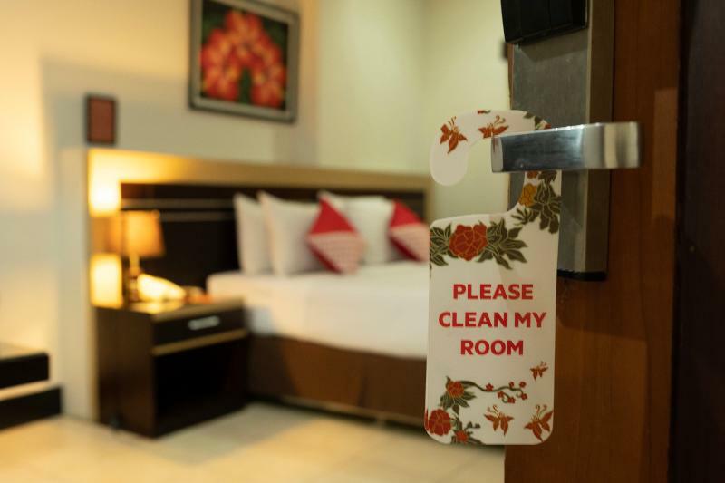 Maktal Hotel Матарам Екстериор снимка